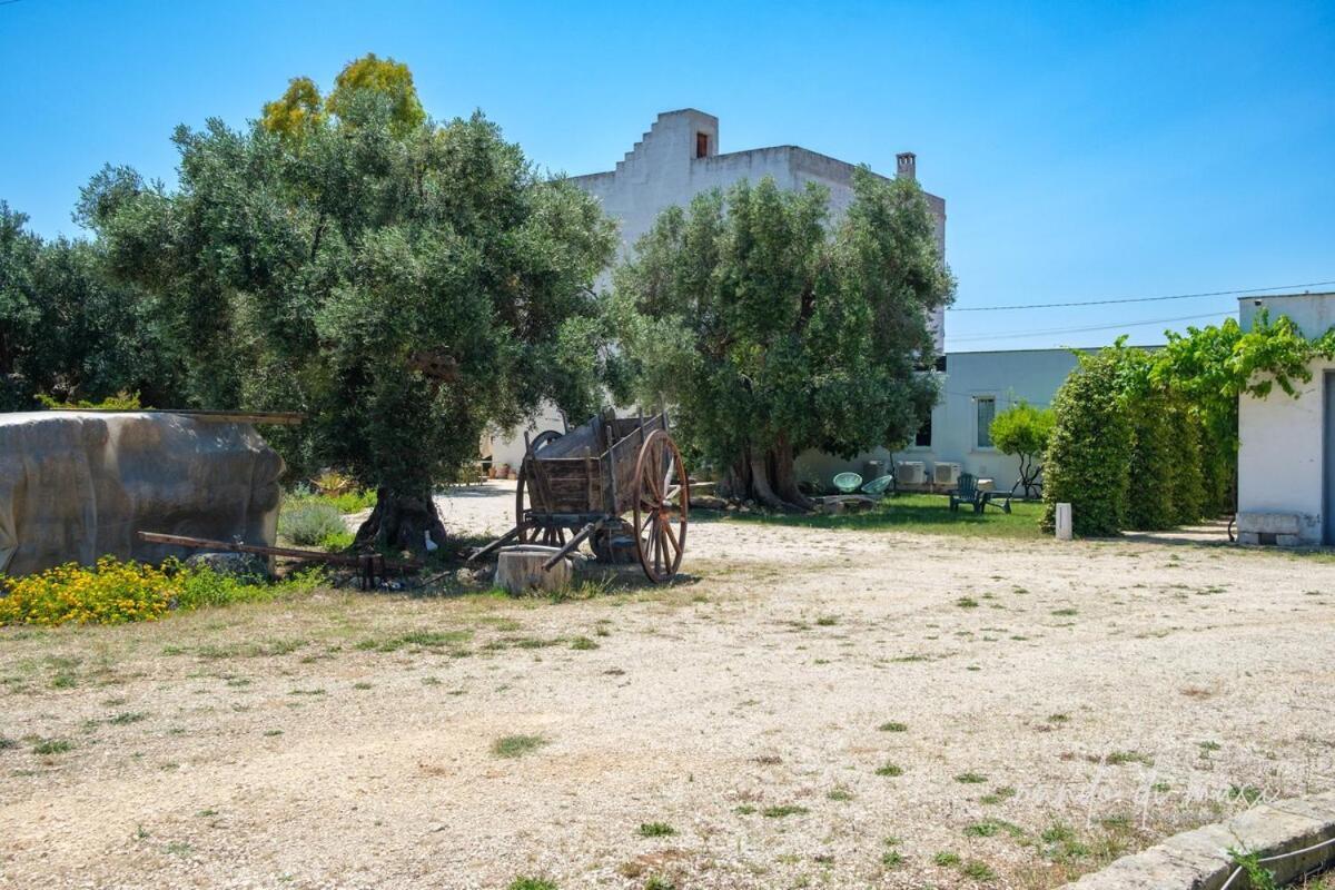 Masseria Giangrande - Rooms And Apartment פולינאנו א מארה מראה חיצוני תמונה